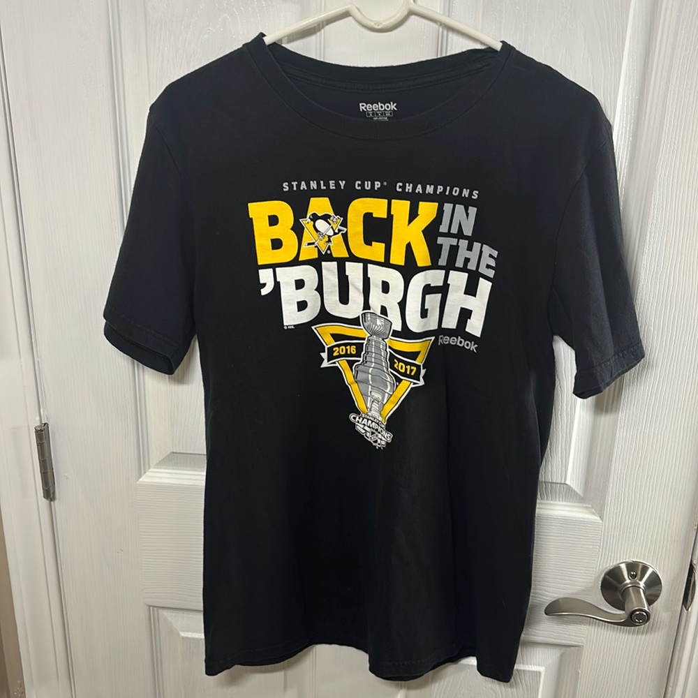 Reebok Mens Penguins Back in the Burgh Stanley‎ Cup T Shirt